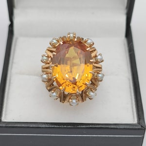 Vintage 18K gold cocktail ring with sapphire and pearls