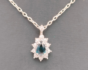 Vintage 18K gouden saffier en diamanten clusterhanger met ketting