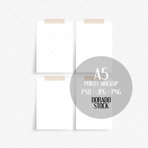 A5 Drucke Mockup mit Klebeband an der Wand