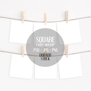 Vierkante kaarten set mockup met wasknijpers