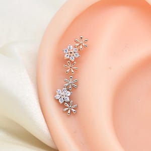 Flower Cluster Ear Climber Earring Stud Piercings Tragus Helix Conch Flat back Cartilage gift 16g Labret jewelry small minimalist dainty