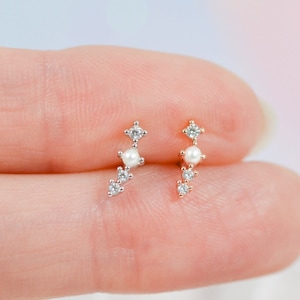 Pearl Crystal Ear Climber Earring Stud Piercings Tragus Helix Conch Flat back Cartilage gift 16g Labret jewelry small tiny minimalist dainty