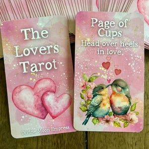 Tarot de los Enamorados: Cartas rosas con mensajes sobre relaciones y amor