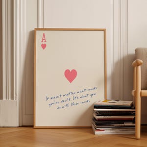 Stampa rosa Asso di cuori, arte murale retrò con carte da gioco, arte murale minimalista alla moda, arte murale preppy estetica, poster Aesthetic Feeling Lucky