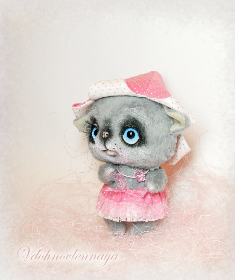 Хеллоу китти кошка. Charming kitty. Сшить котенка. Charming kitty. Рисунок хелло китти для срисовки.