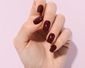 Uñas postizas color granate oscuro: gel hecho a mano, reutilizables, cortas