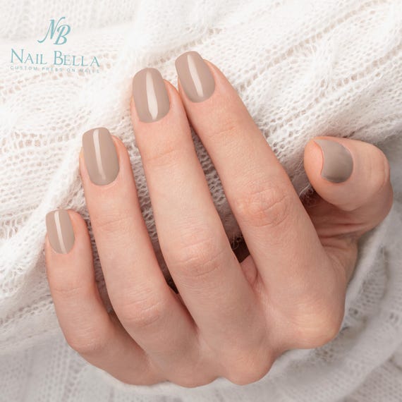 nails for beige dress Beige Nails with White Lace