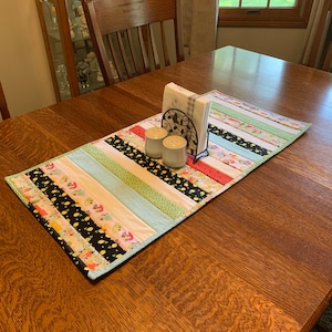 Summer fun insulated table runner