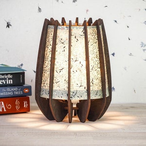 Piccola lampada da tavolo, luce notturna giapponese con paralume in carta fatta a mano, luce calda, lampada da comodino decorativa con spina e interruttore.