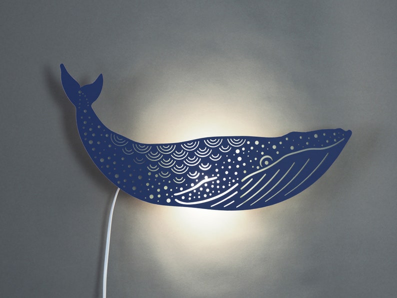 Pépinière océanique Veilleuse bleu sarcelle. Lampe décorative côtière pour chambre d'enfant. navy blue