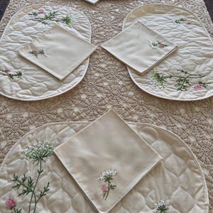 Dainty Floral Embroidered Set of 4 Quilted Placemats and Linen Napkins