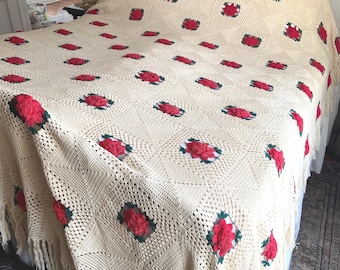 Antique Crochet Lace Red Roses Fringe Like New Bed Cover