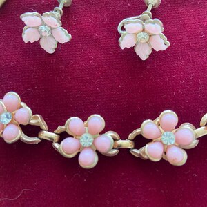 Pink Plastic Costume Rhinestone Necklace Screw Back Earrings Daisy Design