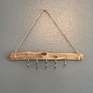 Driftwood Jewelry Holder*Driftwood Wall Decor*Key Ring Hanger*Necklace Hanger*Key Holder*Jewelry Organizer*Bracelet Holder*Hanging Wall Art