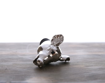 Silver Pig Wine & Whiskey Pourer