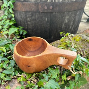 Kuksa, Taza nórdica de madera tallada imagen 4
