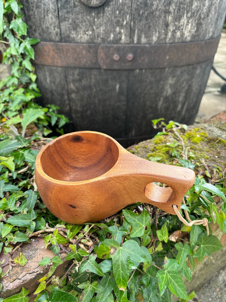 Kuksa, Taza nórdica de madera tallada imagen 4