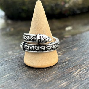 Wikinger-Ring, Lokis Schlange