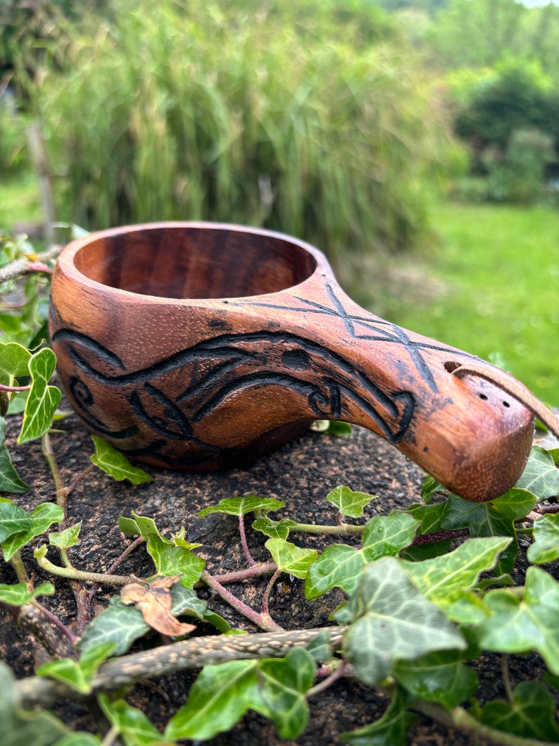 Kuksa, taza nórdica de madera - Abedul Carved - Your Design