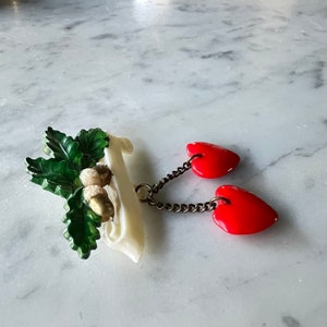 Vintage Plastic Acorns & glass hearts Pin Brooch image 2