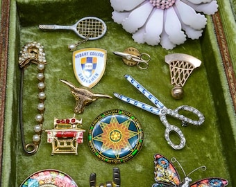 Vintage Novelty Enamel Pins Buttons Ita Bag Flair 1950s 1960s Mod 1970s 1980s 1990s Metal Hobart Gemstones Butterfly Pearls Brooch