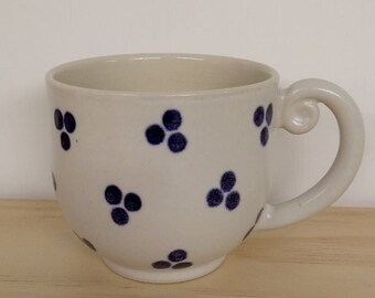 Mug_05_spots _navy_medium