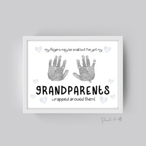 Manualidades con huellas de manos / Abuelos envueltos alrededor de mis dedos / Mano de niño, nieto, bebé y niño pequeño / Tarjeta de bricolaje, regalo, recuerdo / Imprímela 0500