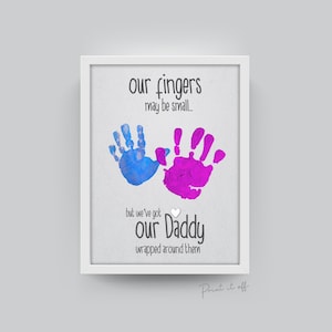 Nos doigts peuvent être petits / Papa enroulé autour d'eux / Artisanat d'art d'empreinte de main / Papa d'anniversaire de la fête des pères / Impression de carte souvenir de bébé pour enfants 0051