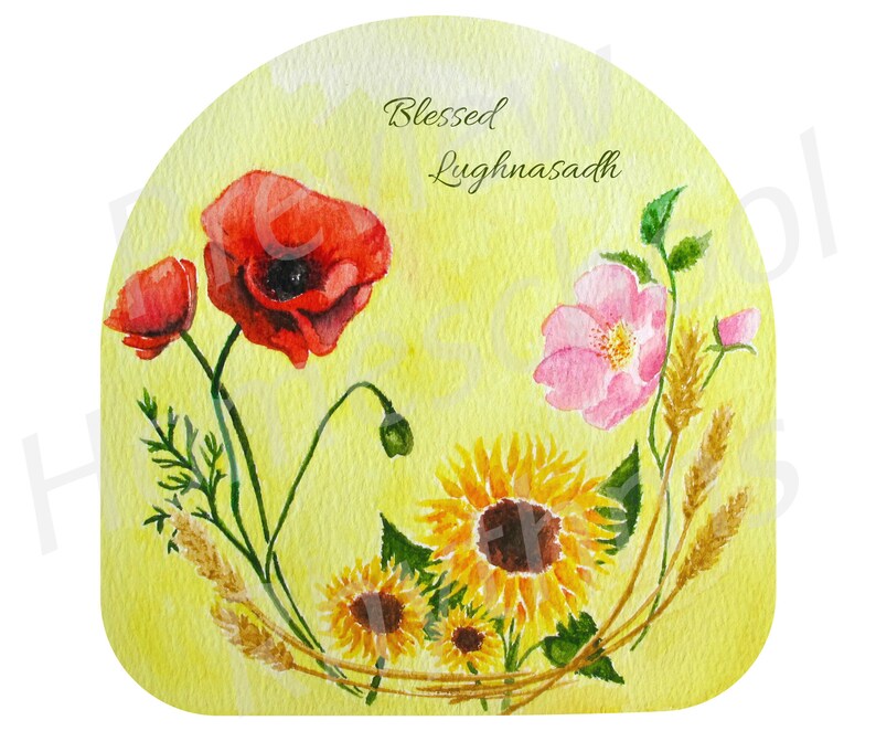 K&ouml;nnte beinhalten: Eine Aquarellillustration auf hellgelbem Hintergrund mit roten Mohnblumen, einer rosa Wildrose, gelben Sonnenblumen und goldenen Weizen&auml;hren. Der Text "Blessed Lughnasadh" ist in einer dunklen Schreibschrift oben in der Mitte abgebildet.