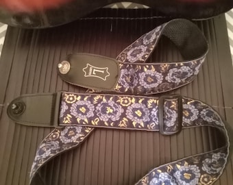 Correa de guitarra Levy's estilo vintage — Azul y dorado floral — Ajustable — Acústica/Eléctrica/Bajo