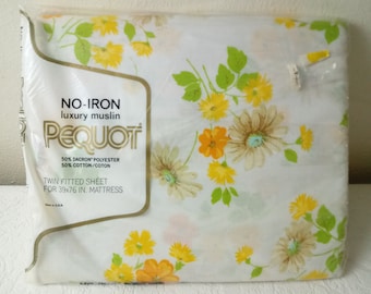 Vintage Pequot Floral Twin Fitted Sheet: Luxury Muslin Blend (39x76)