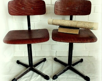 2 beautiful old children's chairs/school chairs