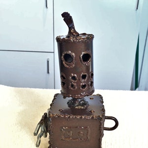 Robot Zombie 096, Rusted in Place for One Year in Levittown PA