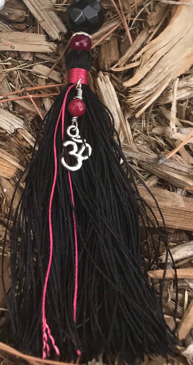 Hand-Knotted White Howlite-Black Onyx-Agate Meditation Healing Mala with Silk Tassel and Om Charm