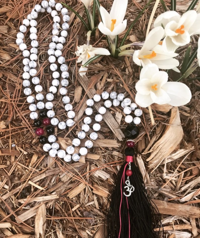 Hand-Knotted White Howlite-Black Onyx-Agate Meditation Healing Mala with Silk Tassel and Om Charm