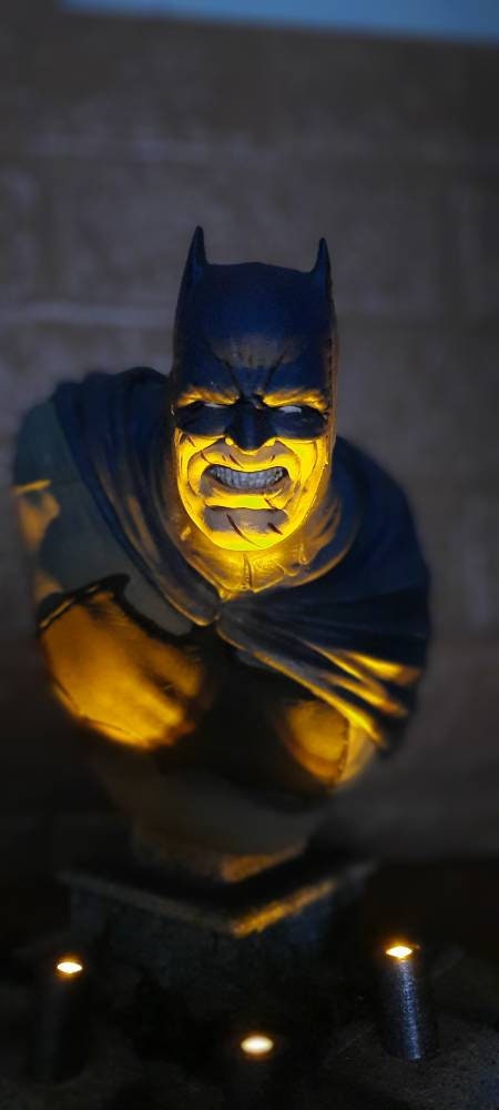 バットマン フランク・ミラー像 - Etsy 日本