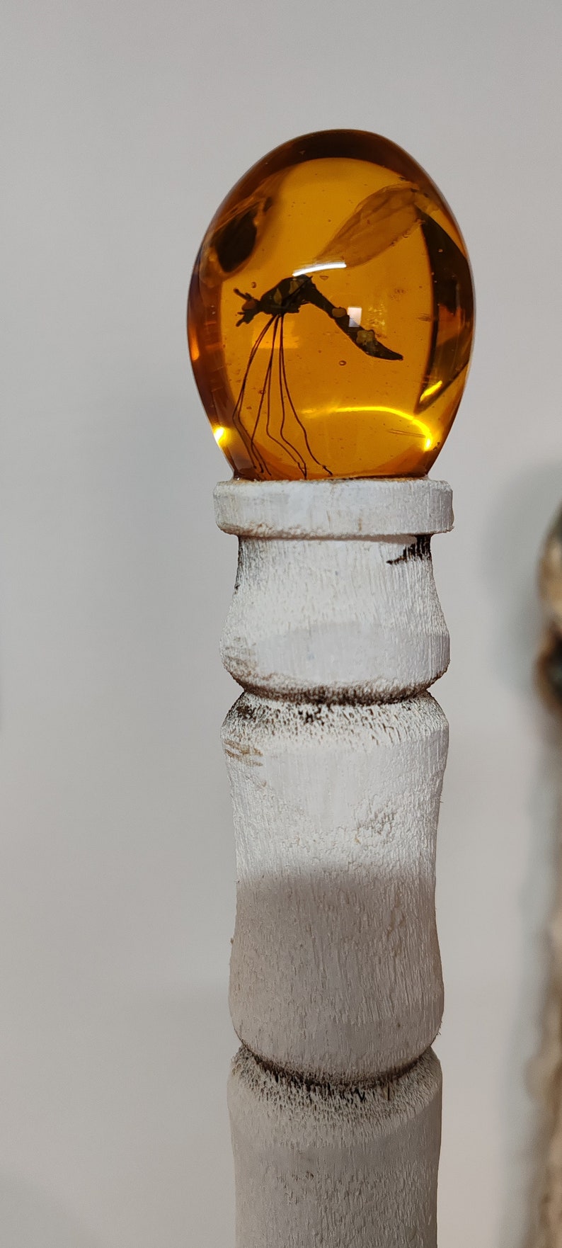 perfect and complete John Hammond cane with real and Hybrid insect in amber 3D - Jurassic Park - artisan stick in resistant image 1