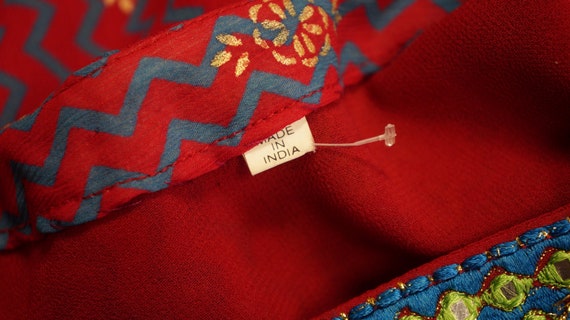 india Bollywood sari dress, vintage red pink flor… - image 2