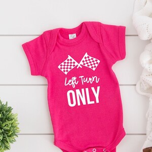 Alleen afslaan naar links met geblokte vlaggen babyromper | Race Day Baby | IndyCar | Indy 500 | Track | Indianapolis | Racing-babyromper | Racen