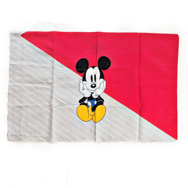 1990-tals Musse Pigg 4-delat sängklädset med överkast, lakan och örngott, vintage 90-tals Disney sovrumsdekoration i popkonststil, tillverkad i USA bild 5