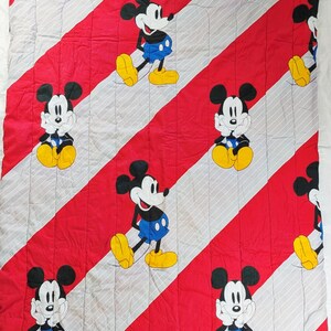 1990-tals Musse Pigg 4-delat sängklädset med överkast, lakan och örngott, vintage 90-tals Disney sovrumsdekoration i popkonststil, tillverkad i USA bild 3