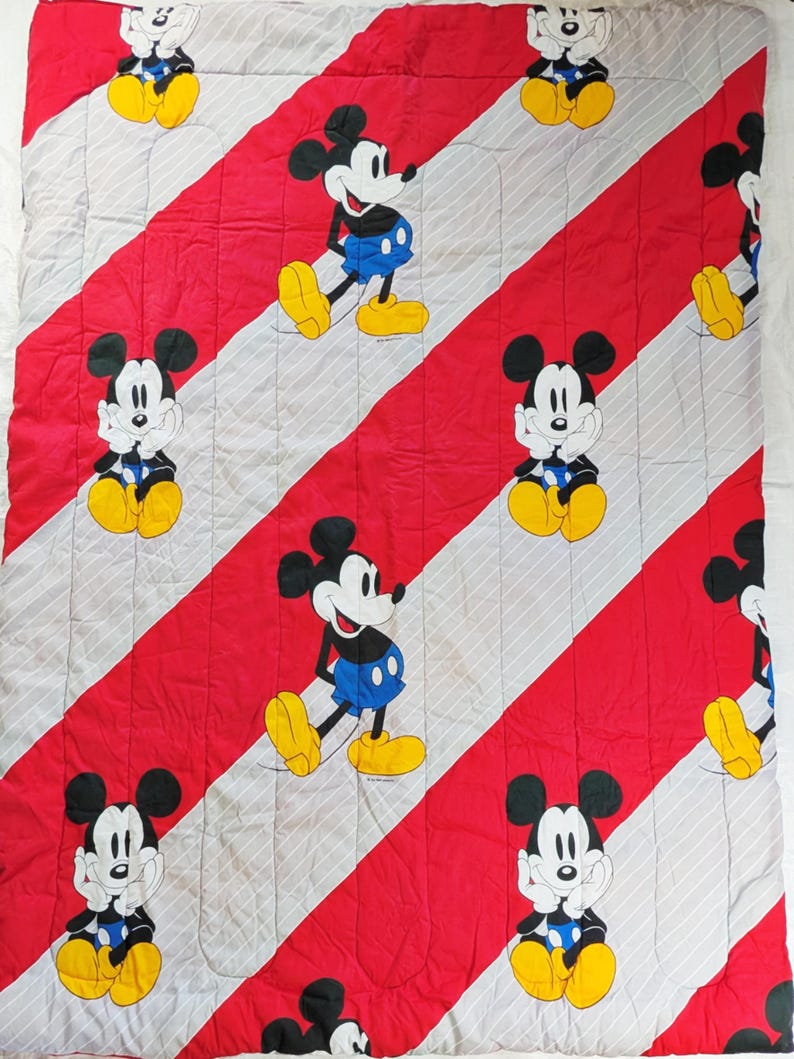 1990-tals Musse Pigg 4-delat sängklädset med överkast, lakan och örngott, vintage 90-tals Disney sovrumsdekoration i popkonststil, tillverkad i USA bild 3