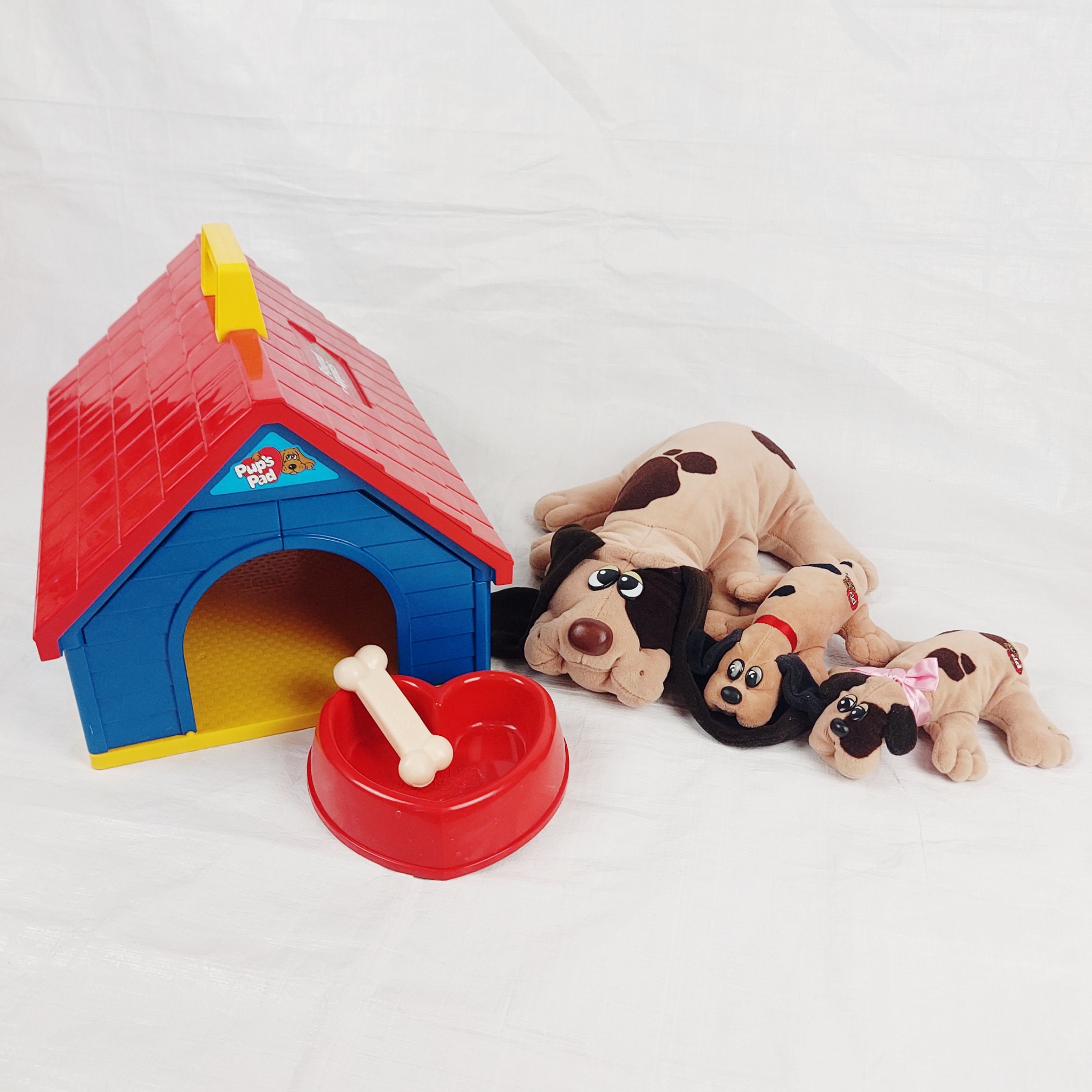 1980s Pound Puppies Family W Doghouse Bowl Bone Mom Two Puppies Vintage Children s Toys Cartoons Preschool Nursery Elementary School 80s Etsy UK