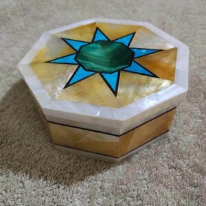 Marmor Schmuckbox mit antikem Look / glänzende Edelstein Make-up-Box für Geschenk / Handgemachte Aufbewahrungsbox / Erinnerungsbox / Halsketten-Box / Schmuck-Box