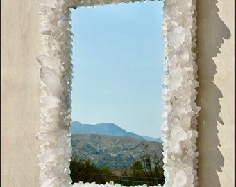 Crystal Work Ikonischer Glasspiegel in rechteckiger Form, weißer Marmorspiegel für die Wohnzimmerdekoration