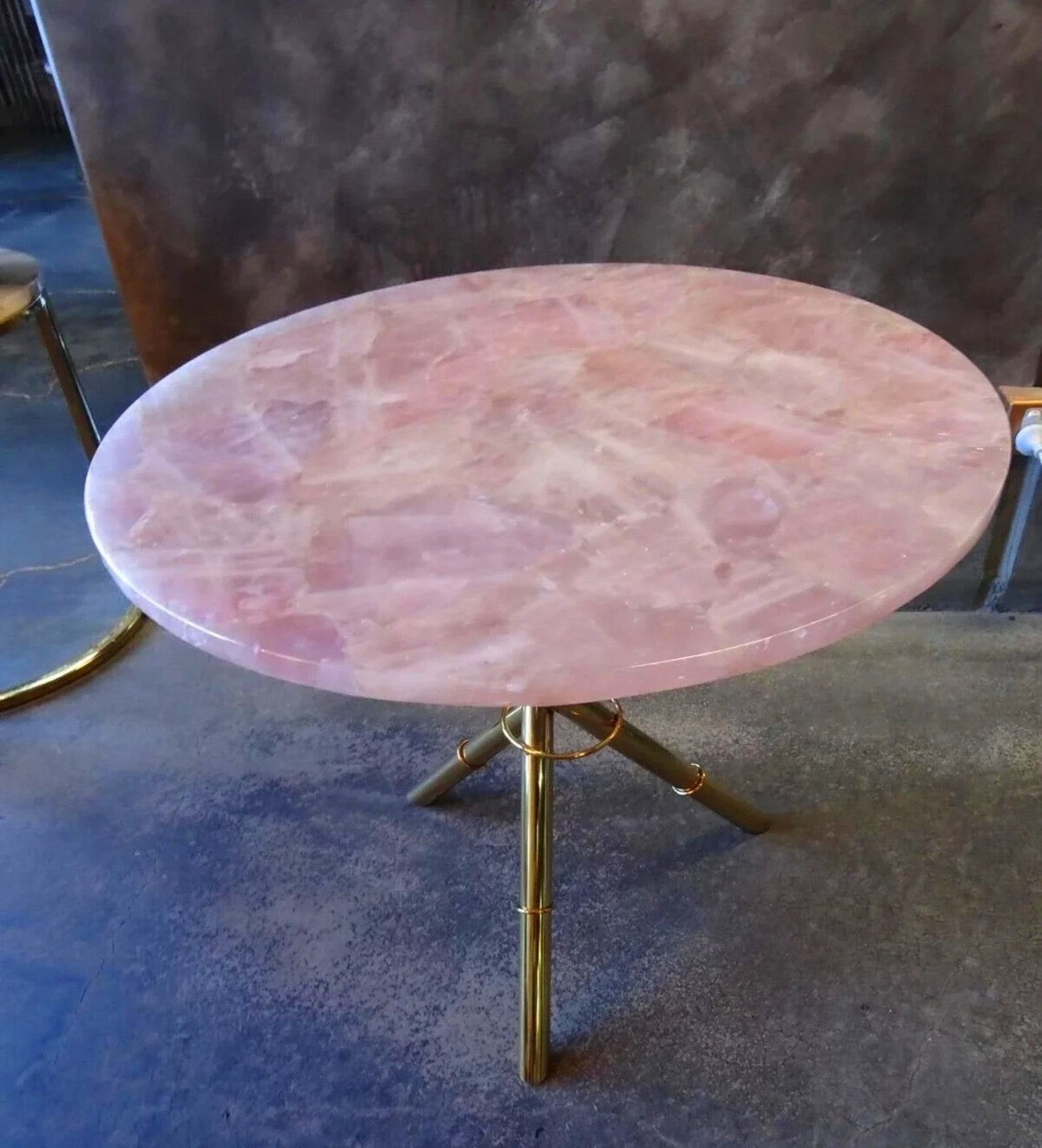 Rose Quartz Coffee Table Top With Rpyal Look Round Shape Resin Office