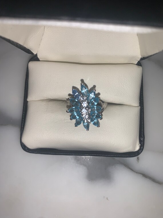 Diamond & Aquamarine Vintage Ring. Elegant Cocktai