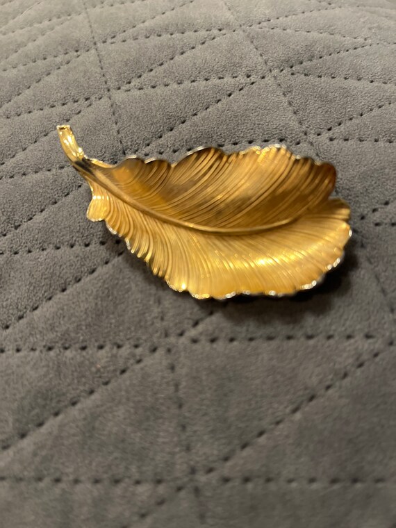 Giovanni gold leaf brooch oak leaf antique brooch