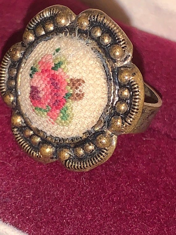 Handmade vintage Victorian needle point ring. Ros… - image 9