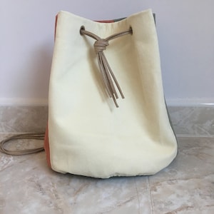 Bucket bag